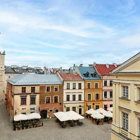 Rynek 10 *